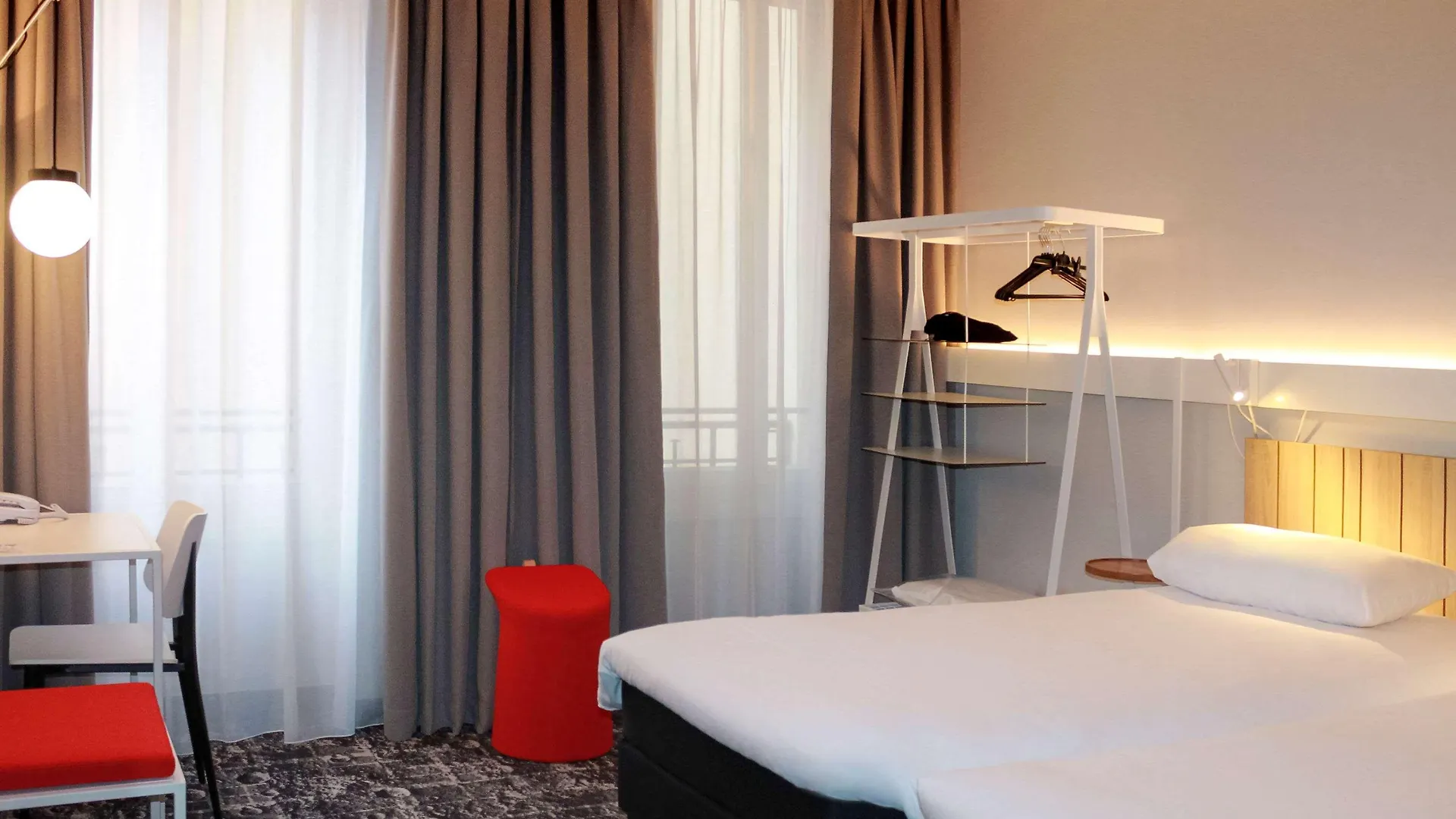 Ibis Lyon Centre Perrache Hotel 3*,  France