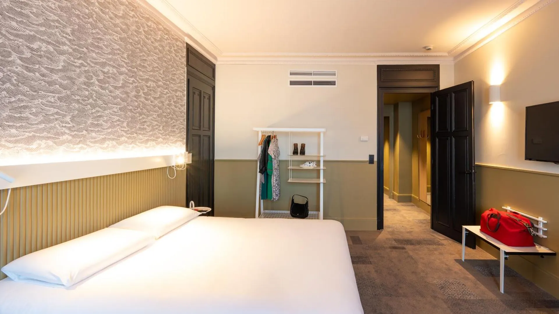 Ibis Lyon Centre Perrache Hotel 3*,